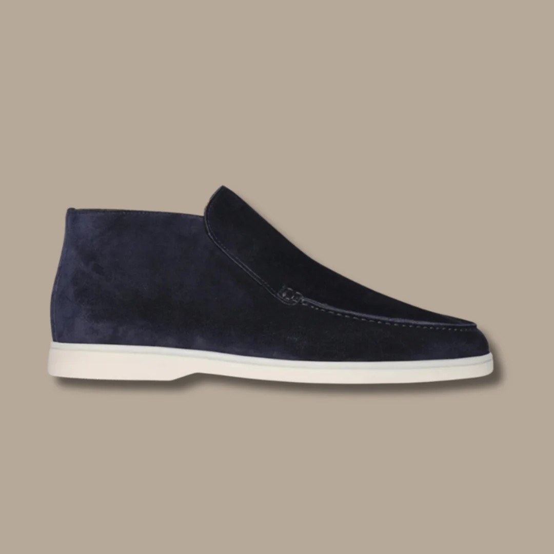 Men’s slip-on loafers with closed back design