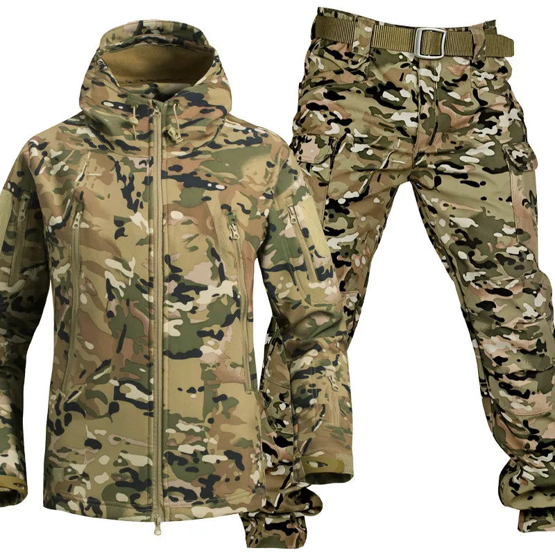 Men’s outdoor fleece-lined hooded jacket and pants set for cold weather