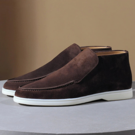 Men’s slip-on loafers with closed back design