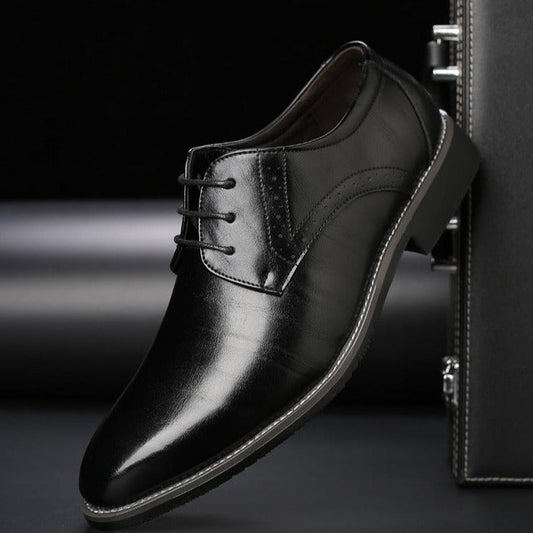 Men’s casual dress shoes with non-slip sole in black leather