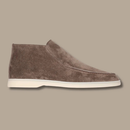 Men’s slip-on loafers with closed back design