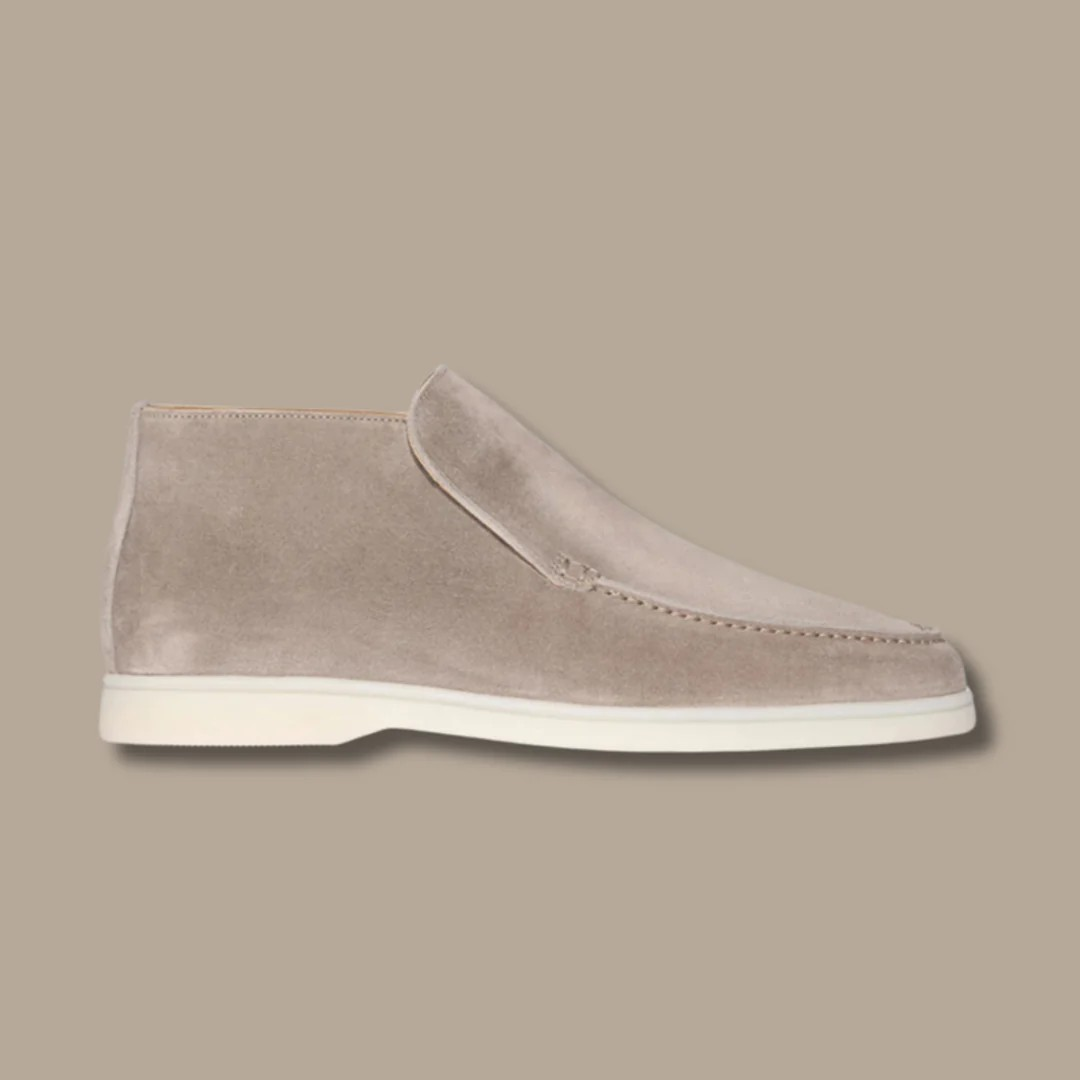 Men’s slip-on loafers with closed back design