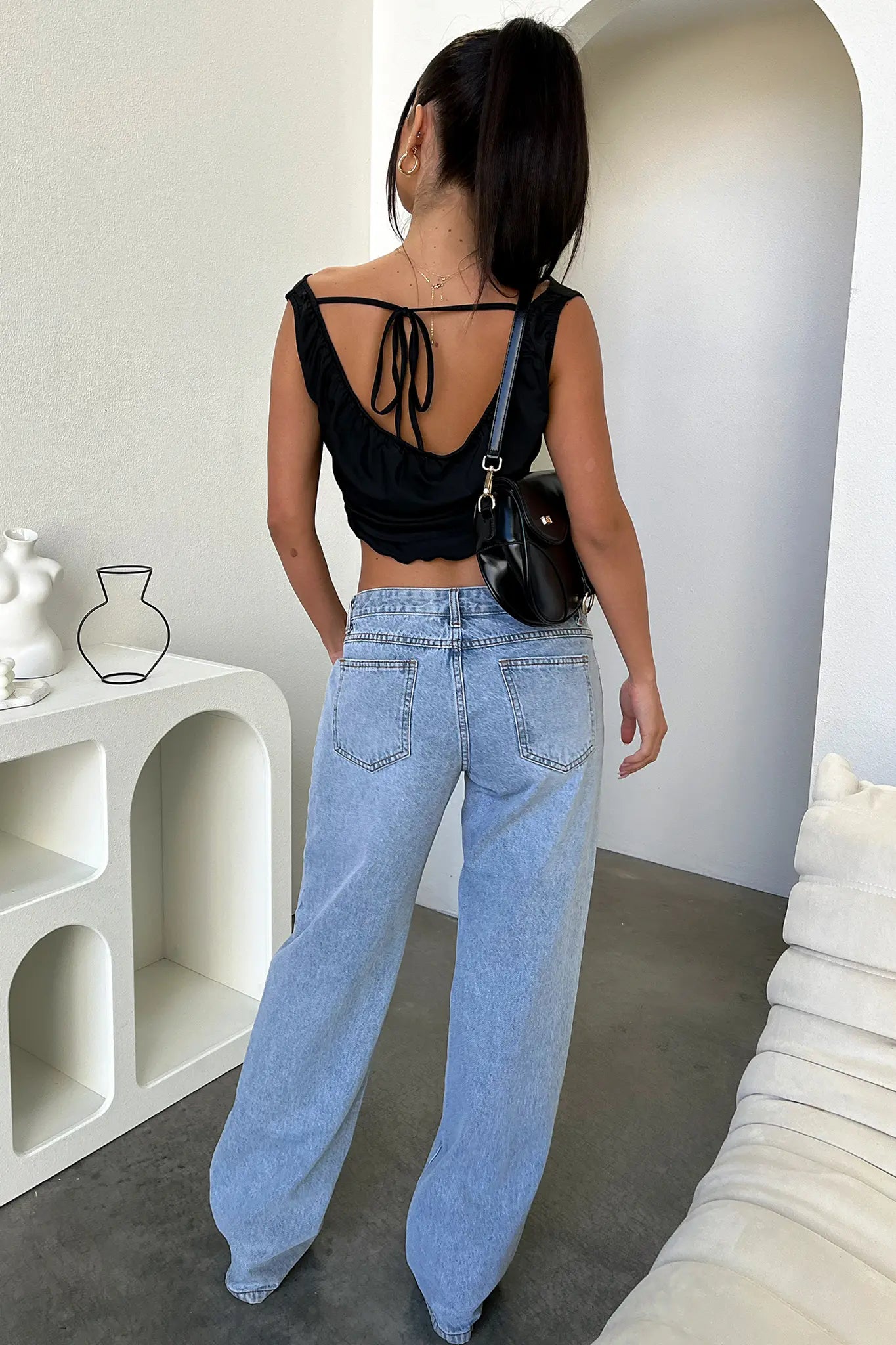 Women’s relaxed fit straight-leg denim jeans for spring